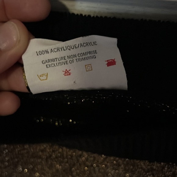 Golden/ black sparkly Holiday sweater size Medium - Picture 4 of 4